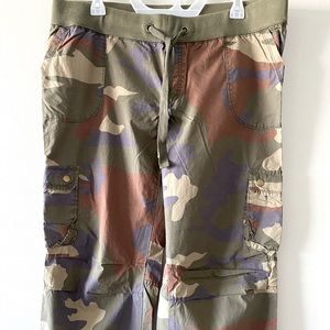 Brand new  military style never used. Size large ✅